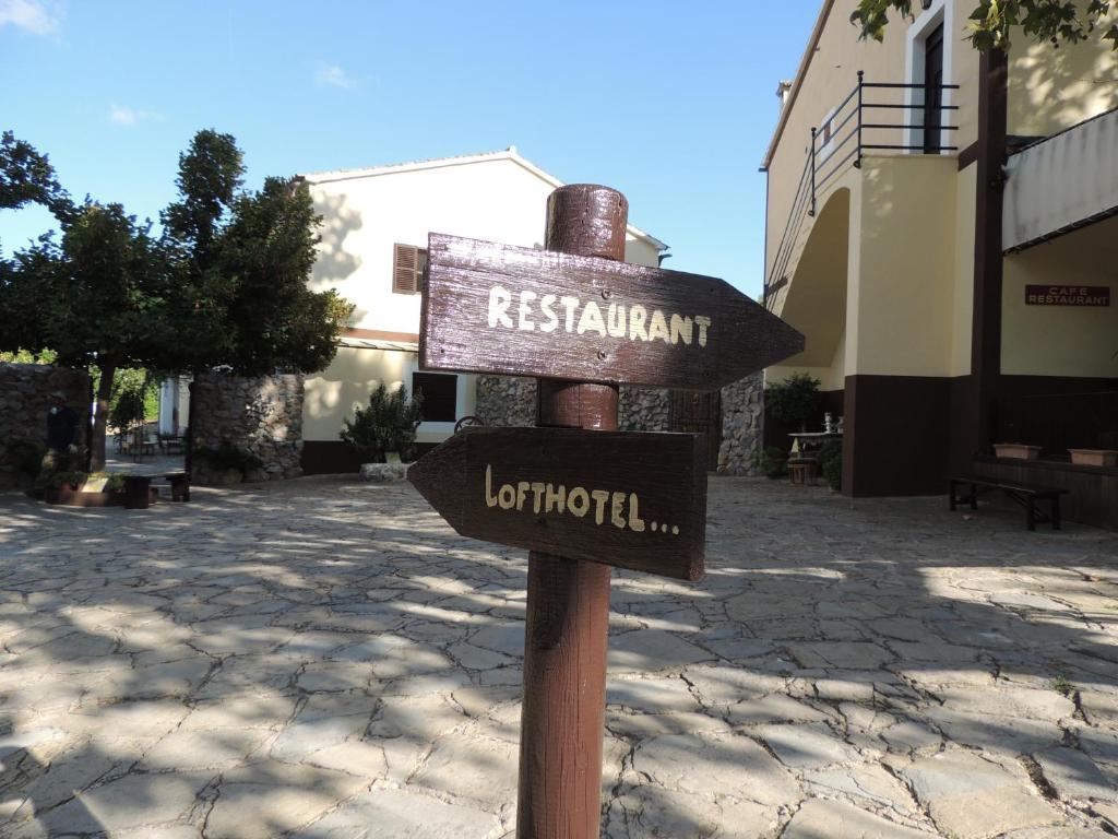 Loftotel Canet Esporles Εξωτερικό φωτογραφία