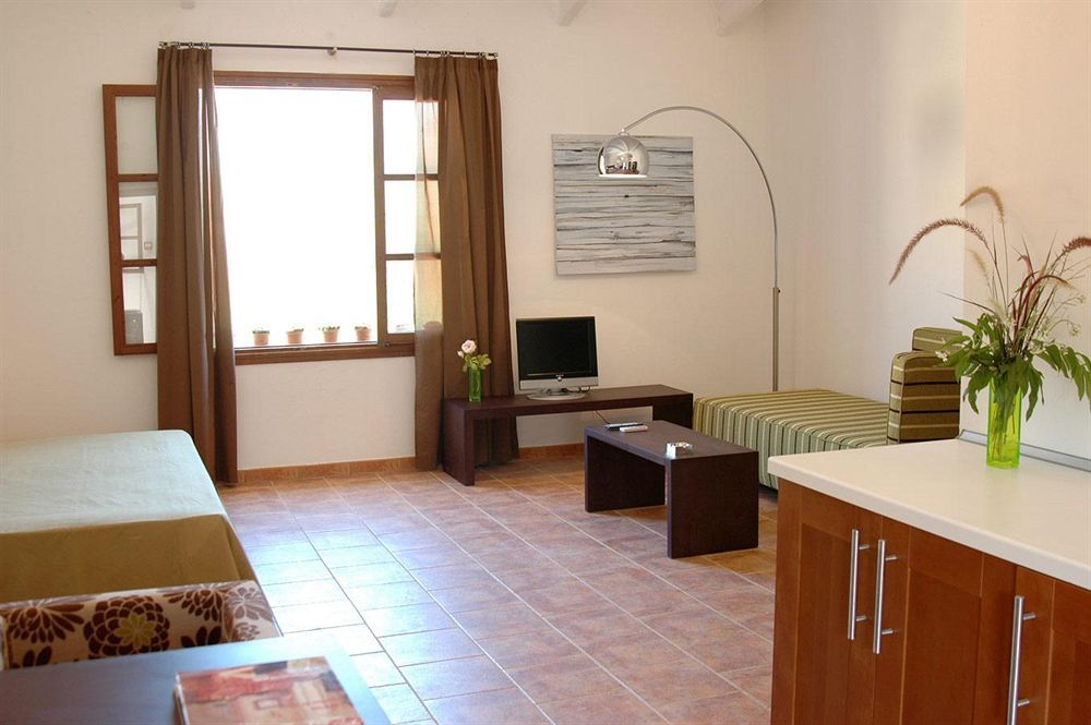 Loftotel Canet Esporles Εξωτερικό φωτογραφία